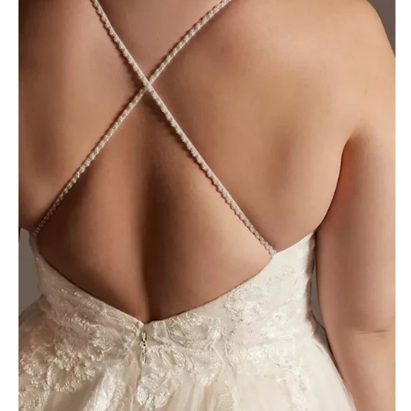 US26W OLEG CASSINI large floral applique beaded strap wedding dress - Picture 3 of 7